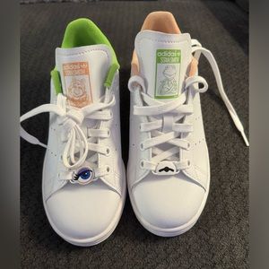 New Adidas Stan Smith featuring Disney Muppets Kermit & Miss Piggy